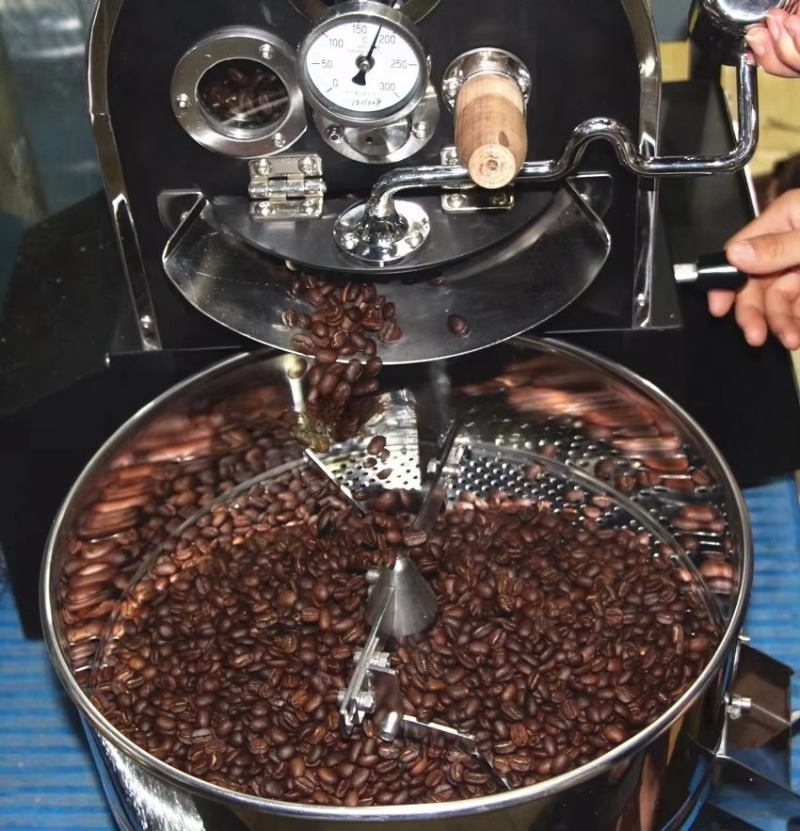 آلة تحميص القهوة التجارية المخ - مراجعة Coffee Equipment Pro وسعره